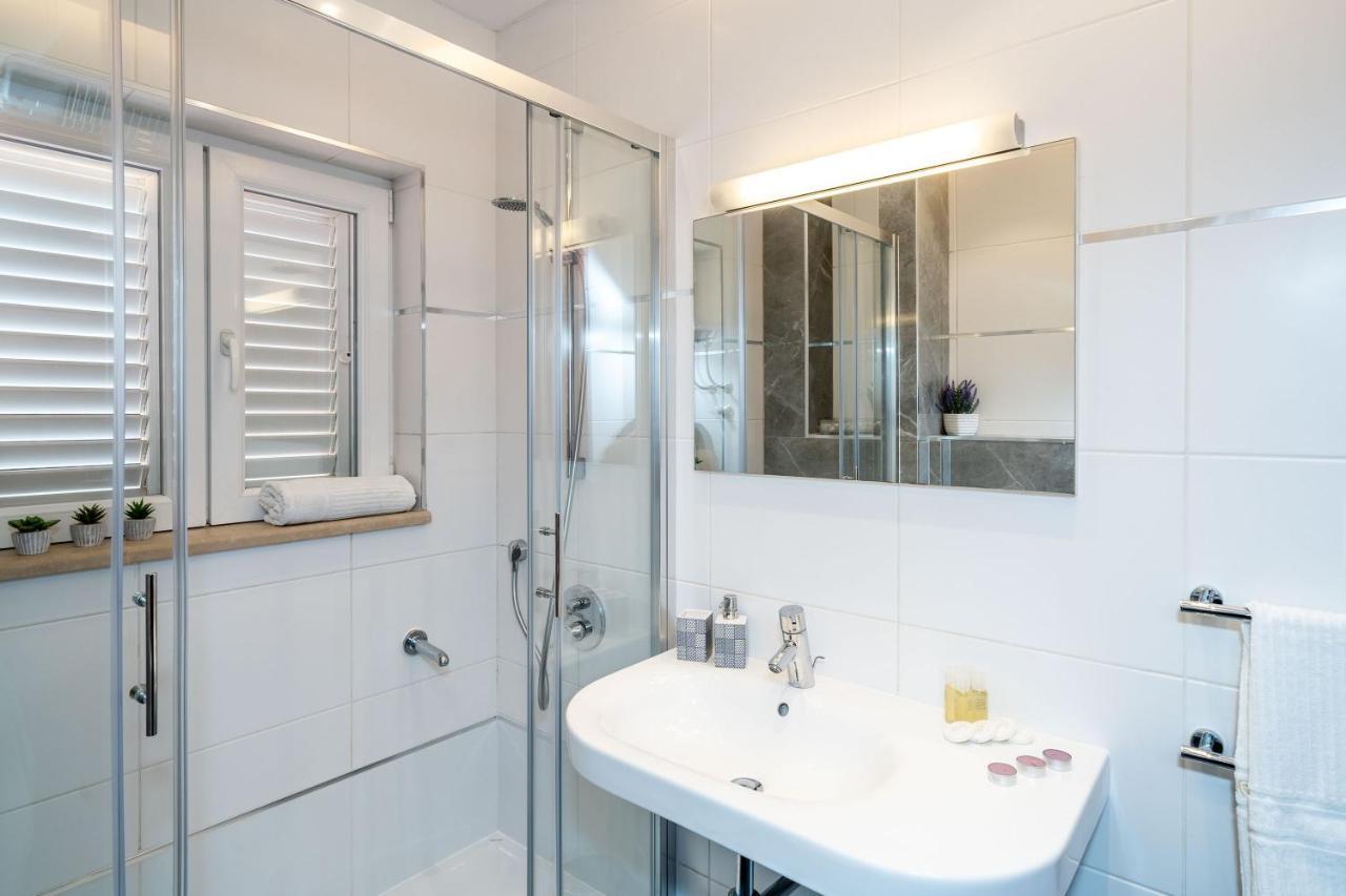 Lorena With Private Pool Apartment Dubrovnik