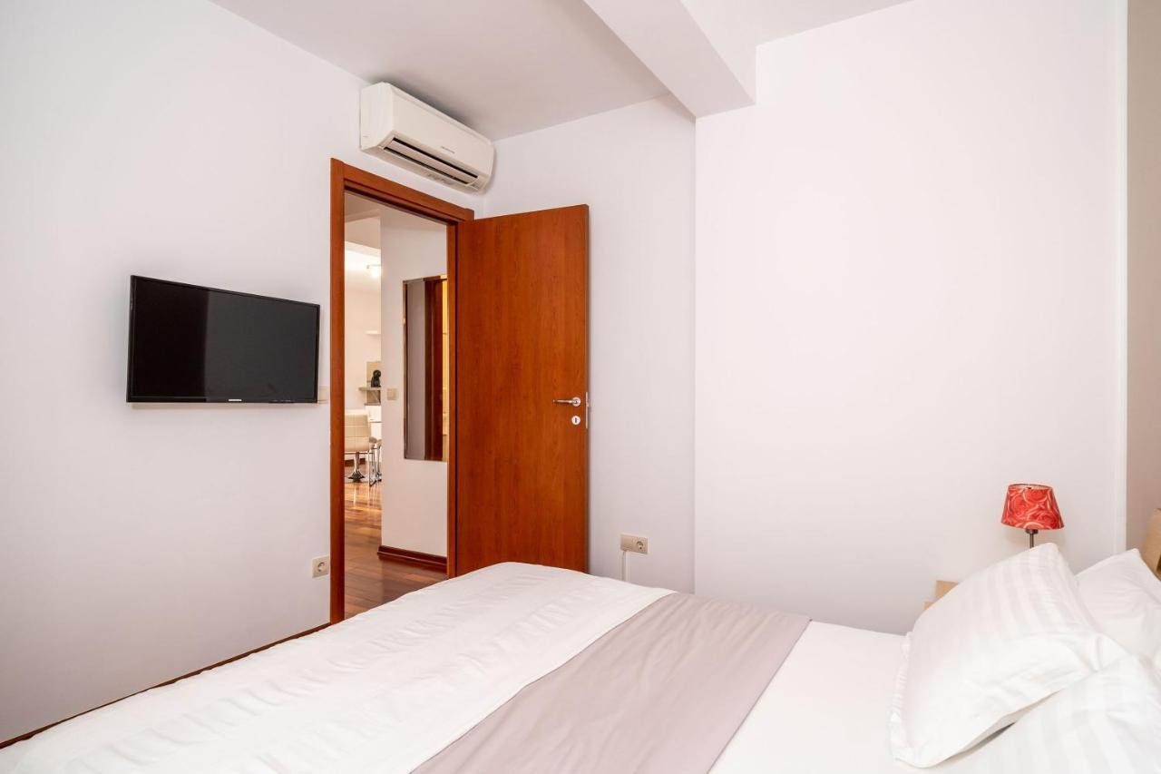 Lorena With Private Pool Apartment *